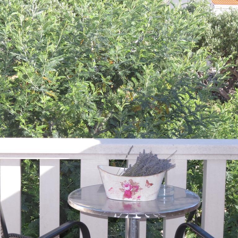 מילנה Apartmani Rita מראה חיצוני תמונה